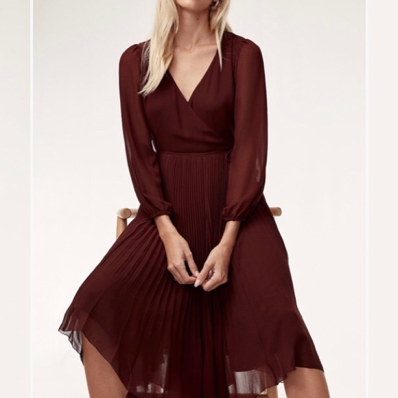 Aritzia Dresses & Skirts - 🆕 Aritzia Beaune Dress